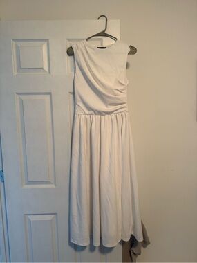 Cider White Sleeveless Gathered-Waist Midi Dress